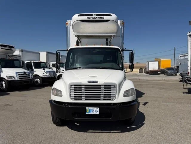 2020 Freightliner M2 106 — photo 3