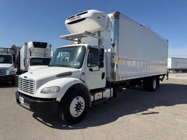 2020 Freightliner M2 106 — photo 2
