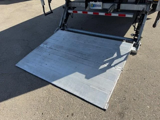 2020 Freightliner M2 106 — photo 9