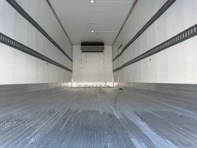 2020 Freightliner M2 106 — photo 8