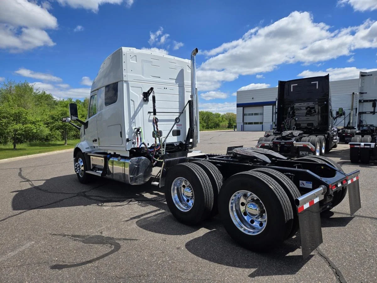 2027 Volvo in Elk River, MN — photo 3
