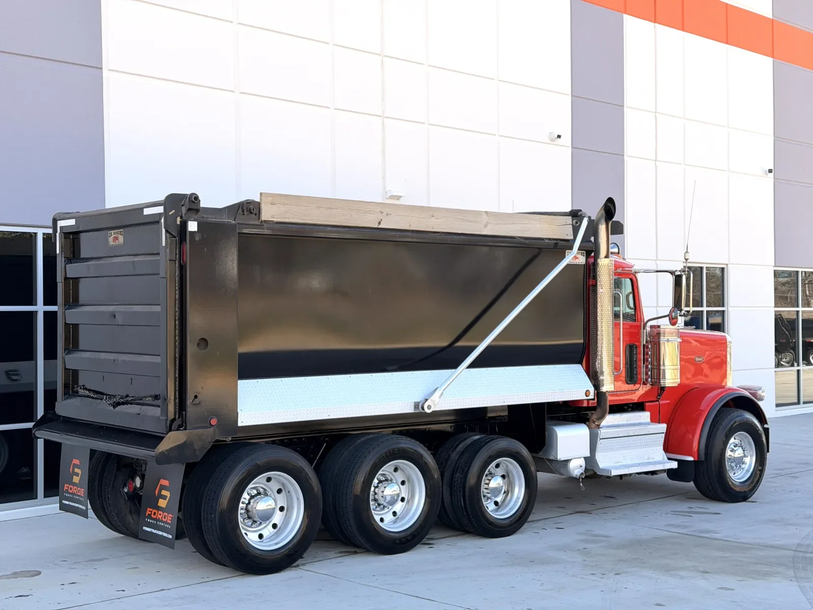 2021 Peterbilt 389 - image 6