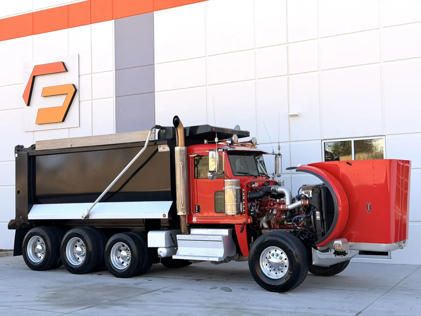 2021 Peterbilt 389 - image 10