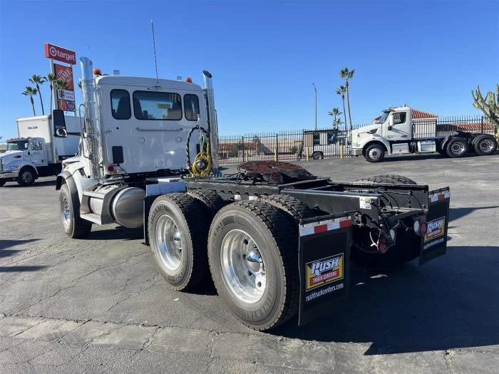 2027 Peterbilt 567 in Sylmar, CA — photo 11