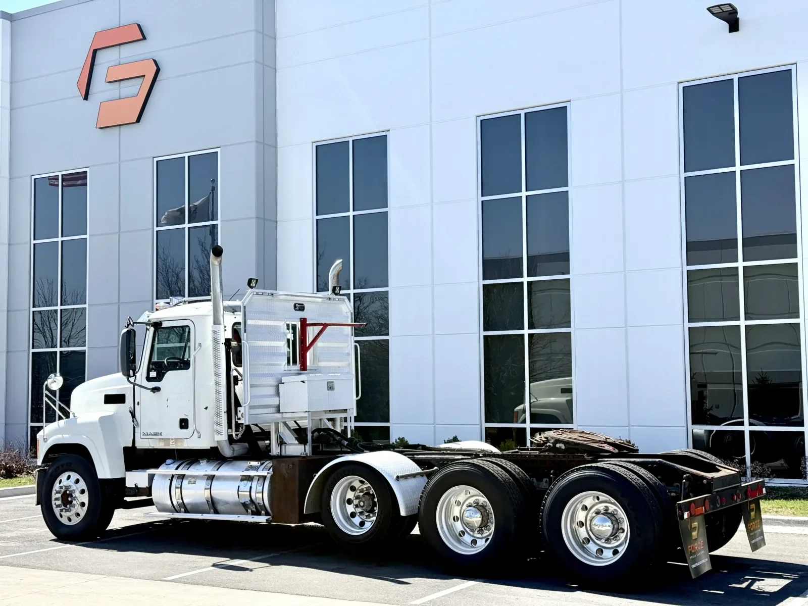 2013 Mack Pinnacle in New Lenox, IL — photo 6