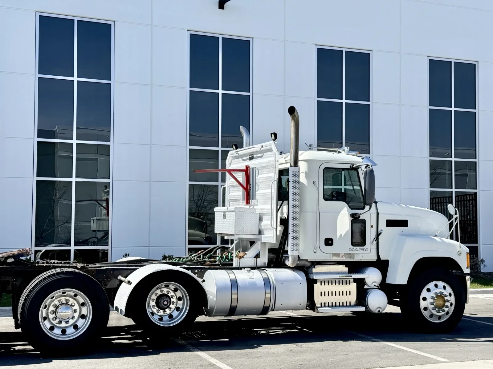 2013 Mack Pinnacle in New Lenox, IL — photo 7