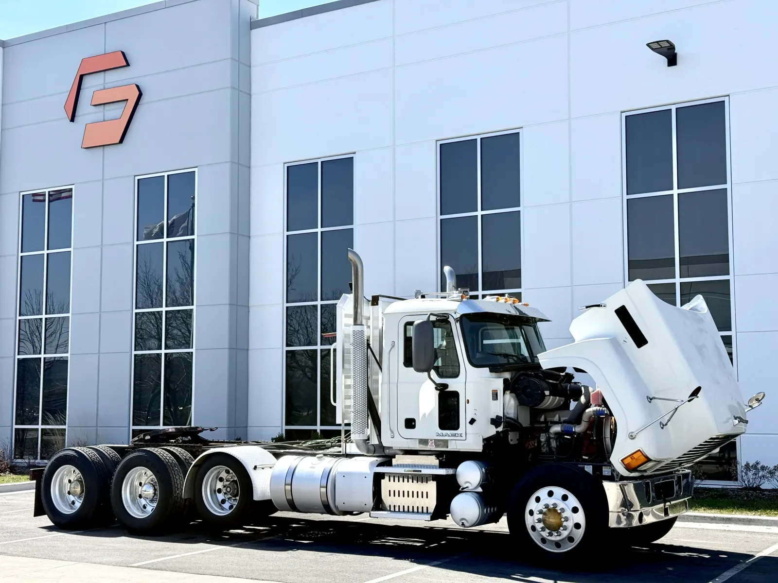 2013 Mack Pinnacle in New Lenox, IL — photo 9