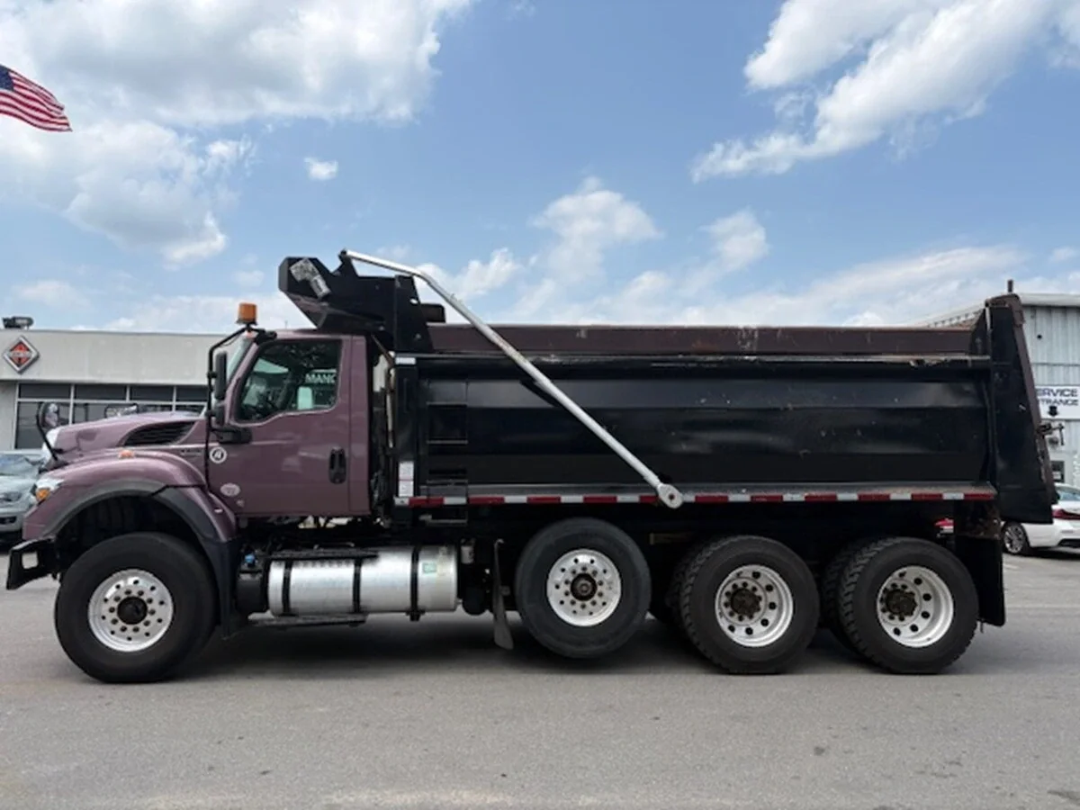 2021 International HV - image 14