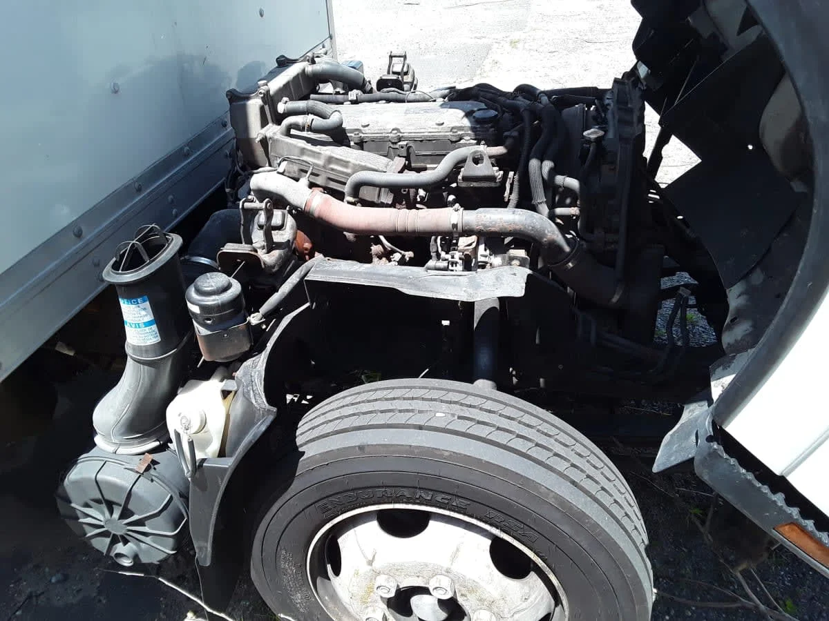 2019 Isuzu NRR - image 12