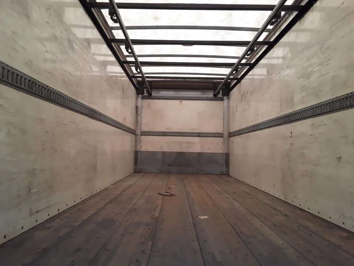 2019 Isuzu NRR - image 8