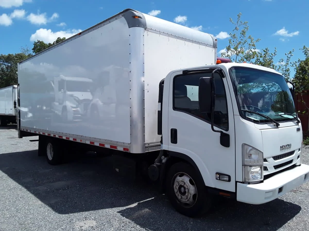 2019 Isuzu NRR - image 3