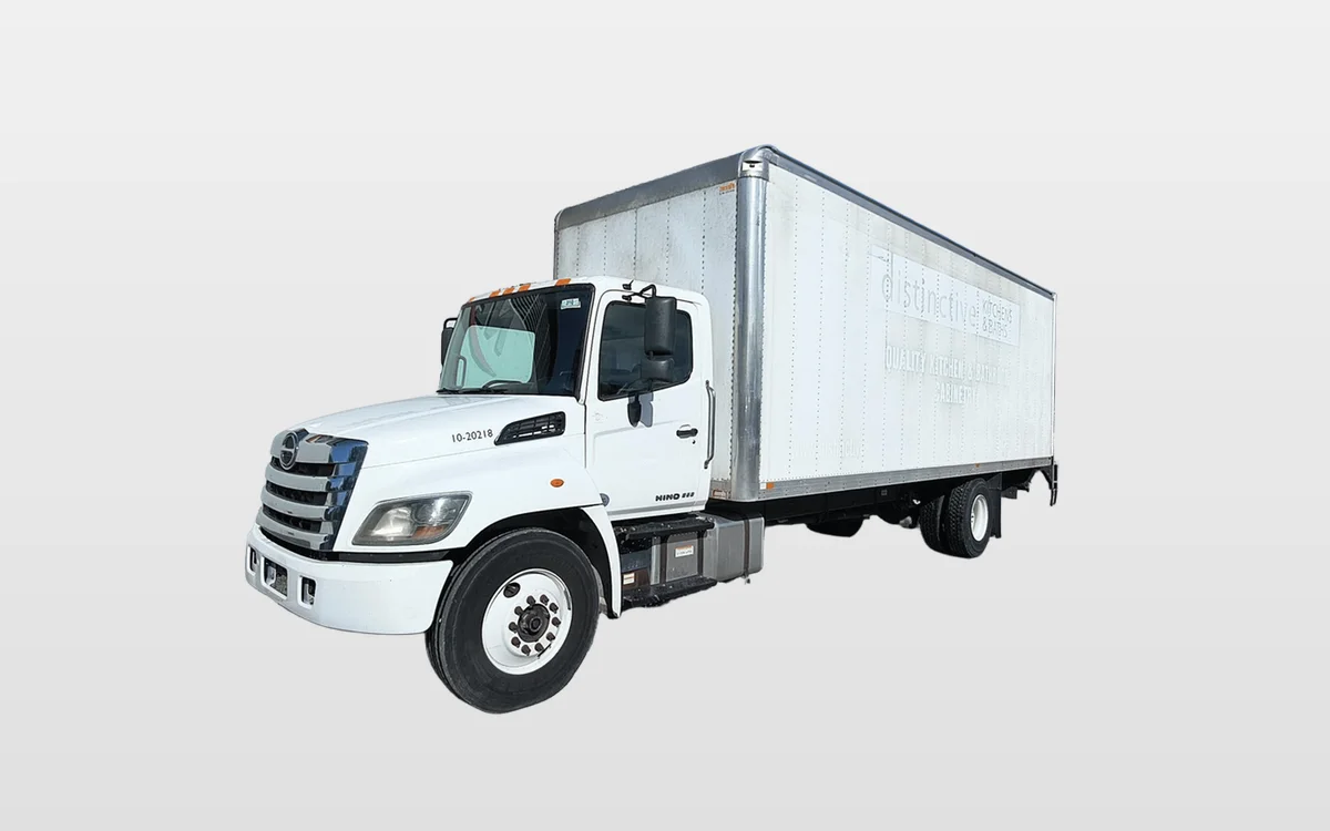 2020 Hino 268 - image 1