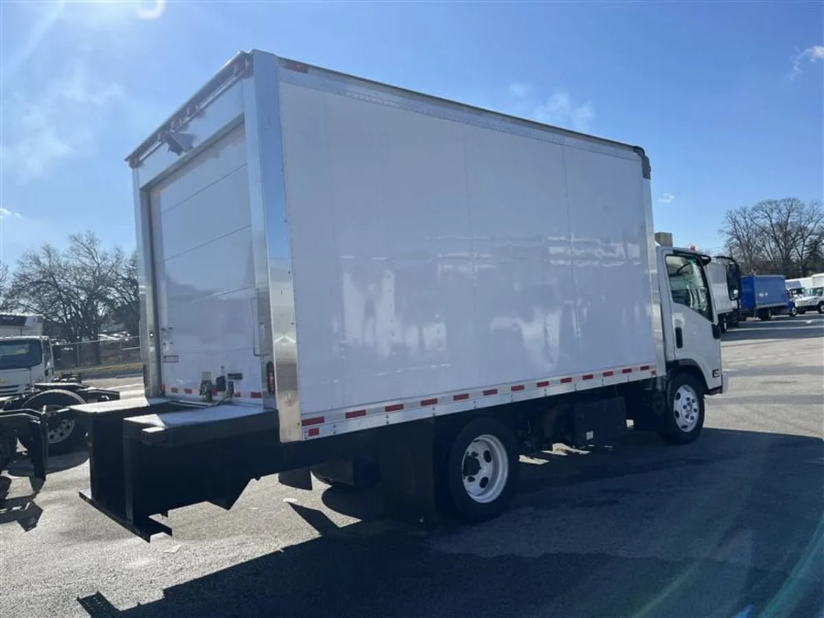 2019 Isuzu NQR in Beltsville, MD — photo 4