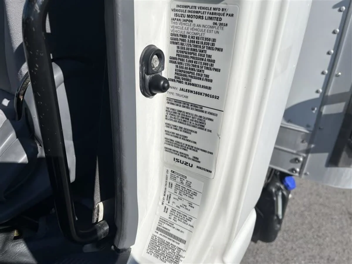 2019 Isuzu NQR in Beltsville, MD — photo 11
