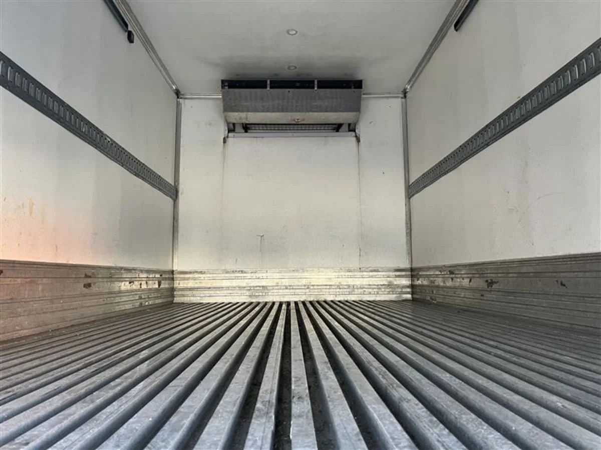 2019 Isuzu NQR - image 9