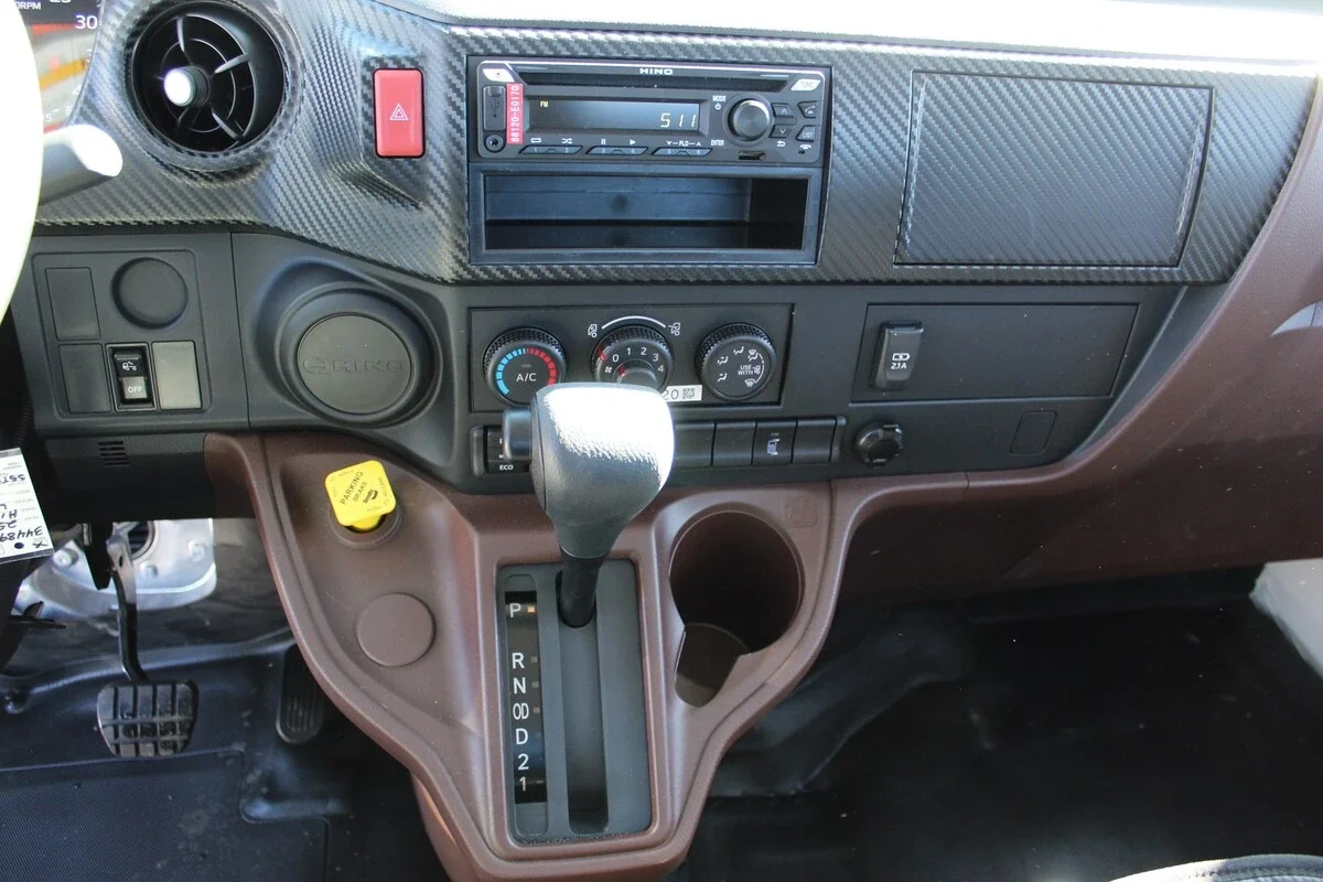 2025 Hino L6 - image 12