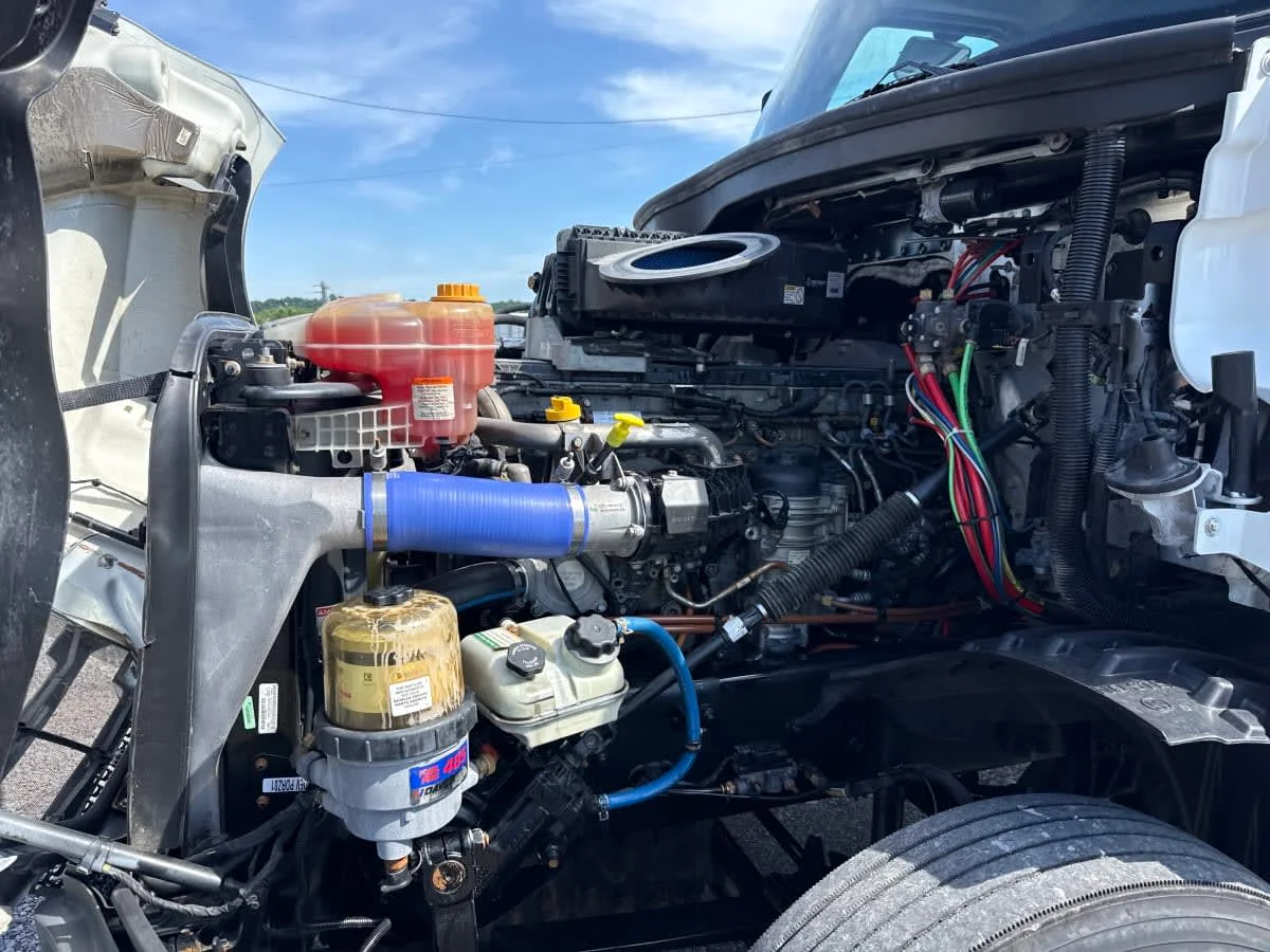 2019 Freightliner Cascadia in Birmingham, AL — photo 8