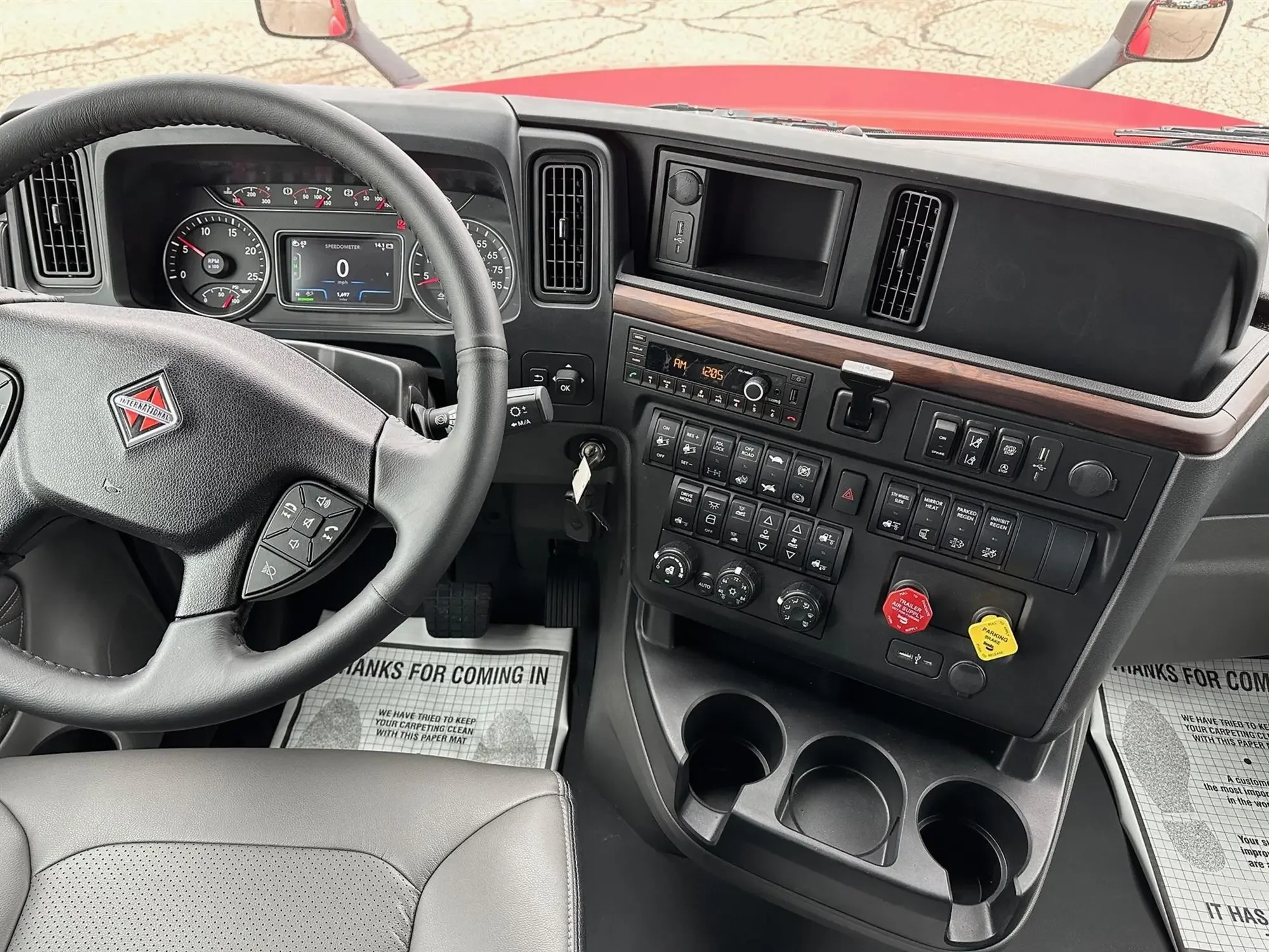 2026 International LT - image 9