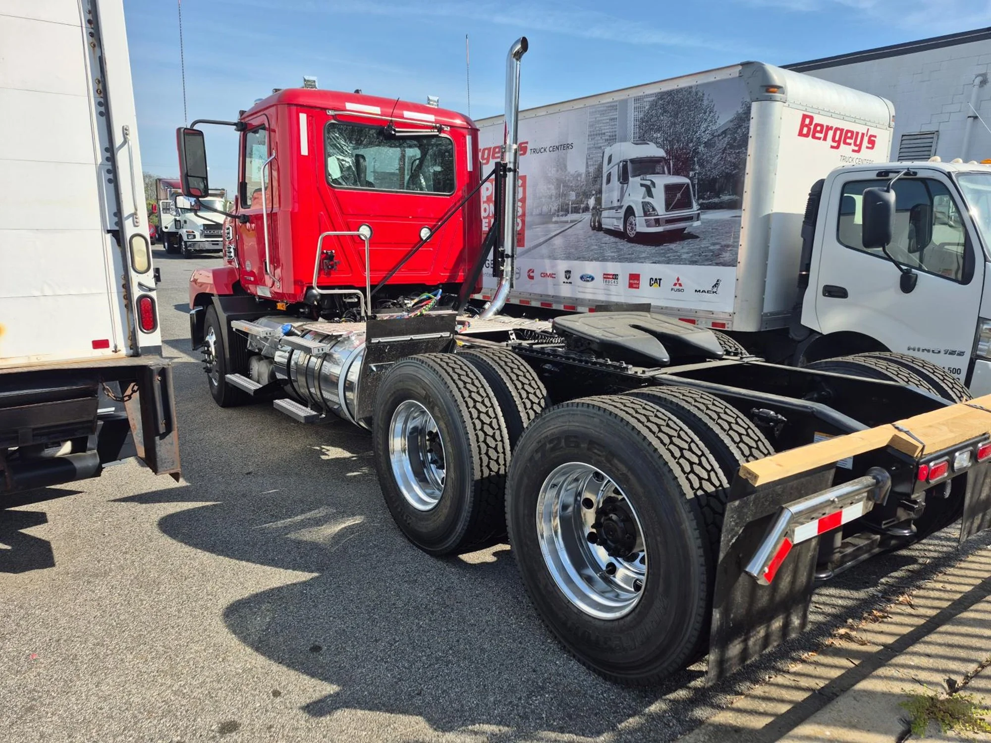 2026 Mack Anthem — photo 3