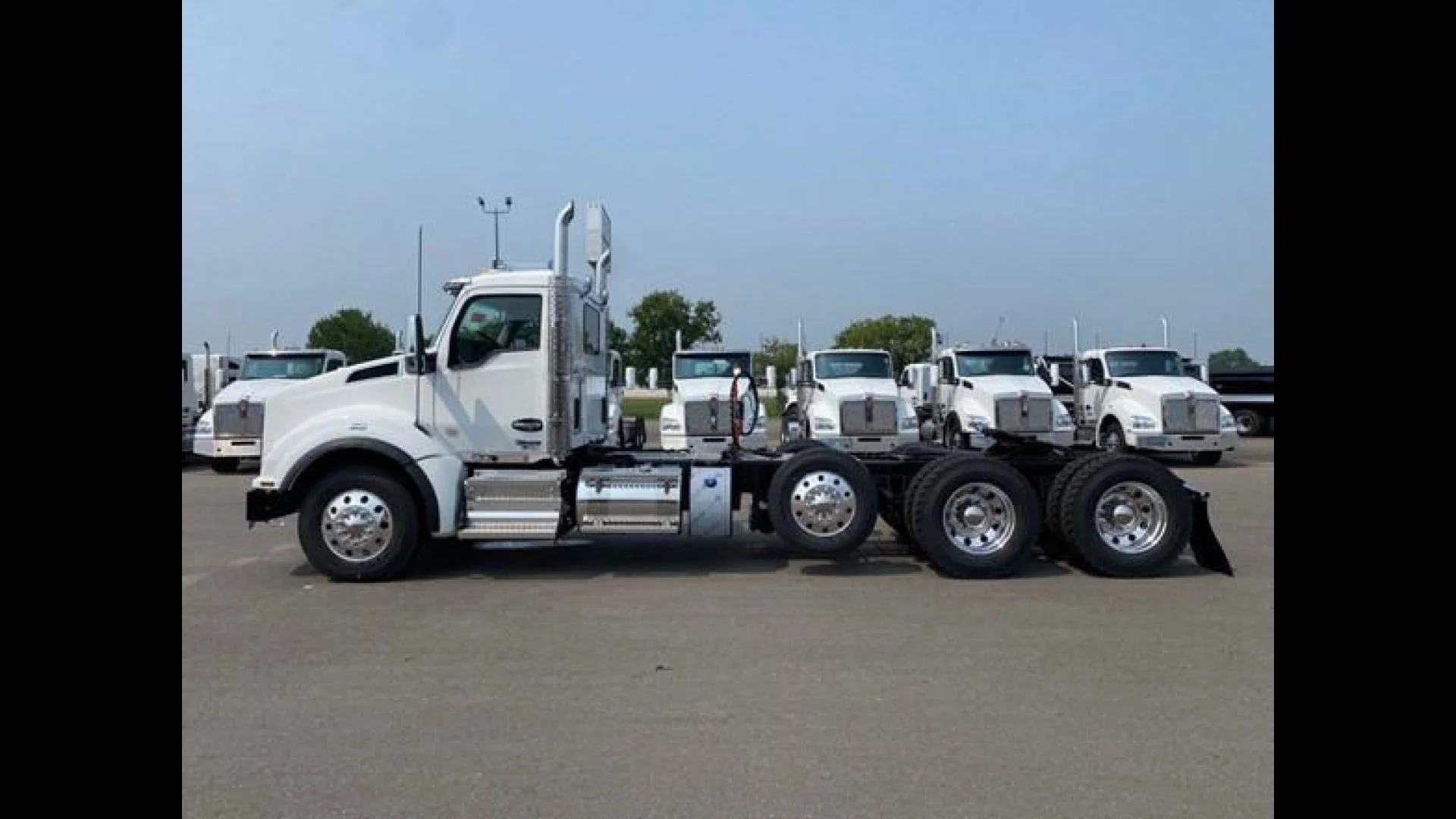 2026 Kenworth T880 in Fargo — photo 2
