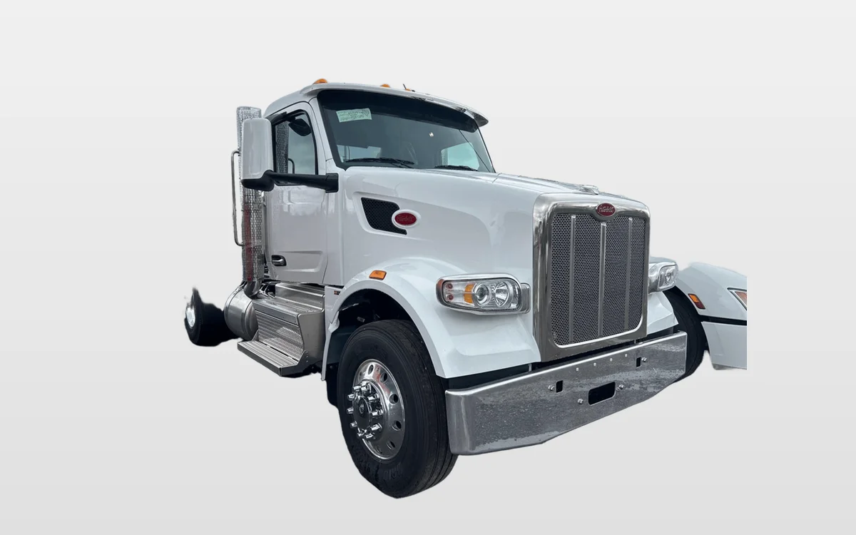 2027 Peterbilt 567 - image 1