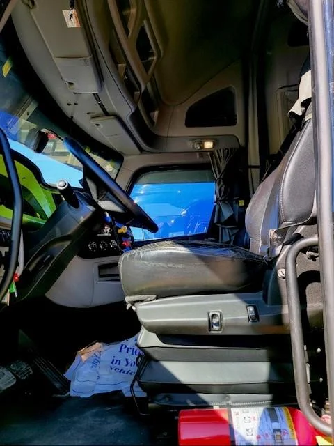 2022 Peterbilt 579 - image 15