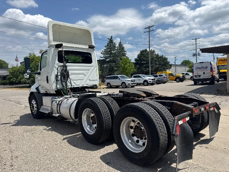 2020 International RH - image 5