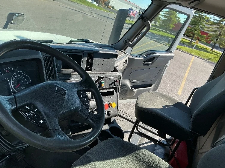 2018 International LT in Erlanger, KY — photo 10