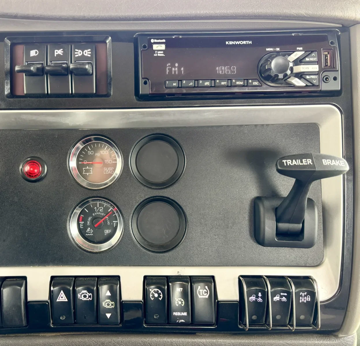 2020 Kenworth T800 - image 18