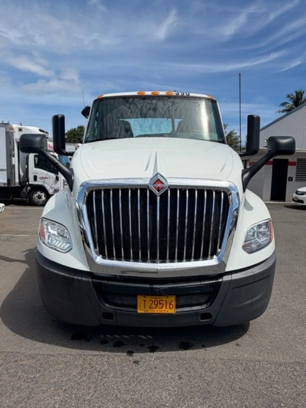 2018 International LT in Kapolei, HI — photo 2