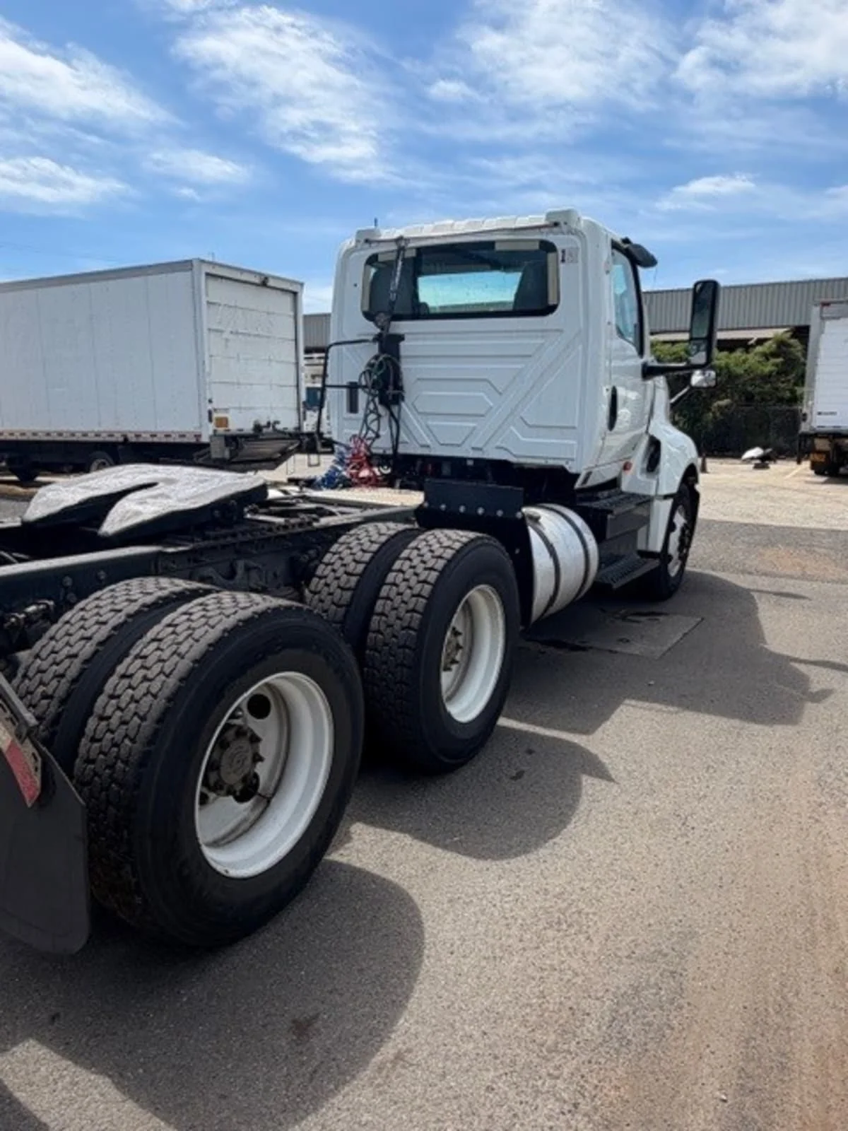 2018 International LT in Kapolei, HI — photo 4