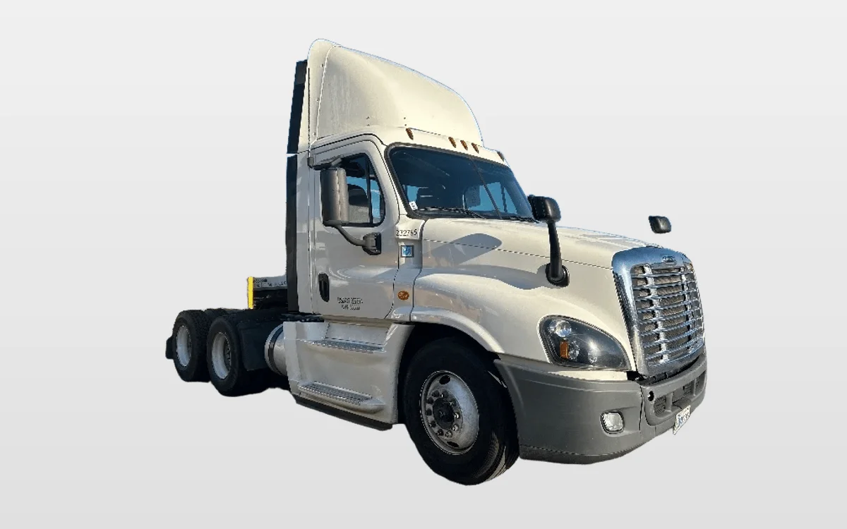 2019 Freightliner Cascadia - image 1