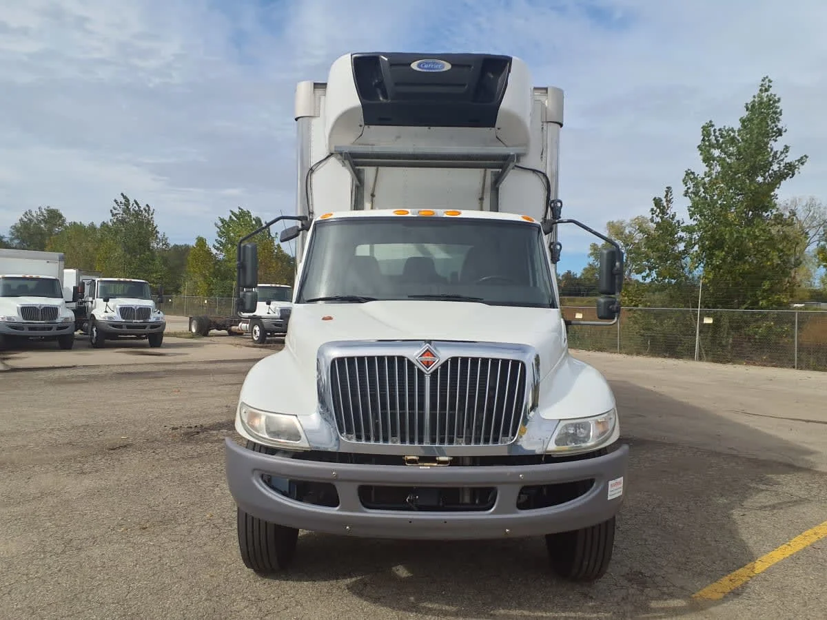 2019 International MV - image 2