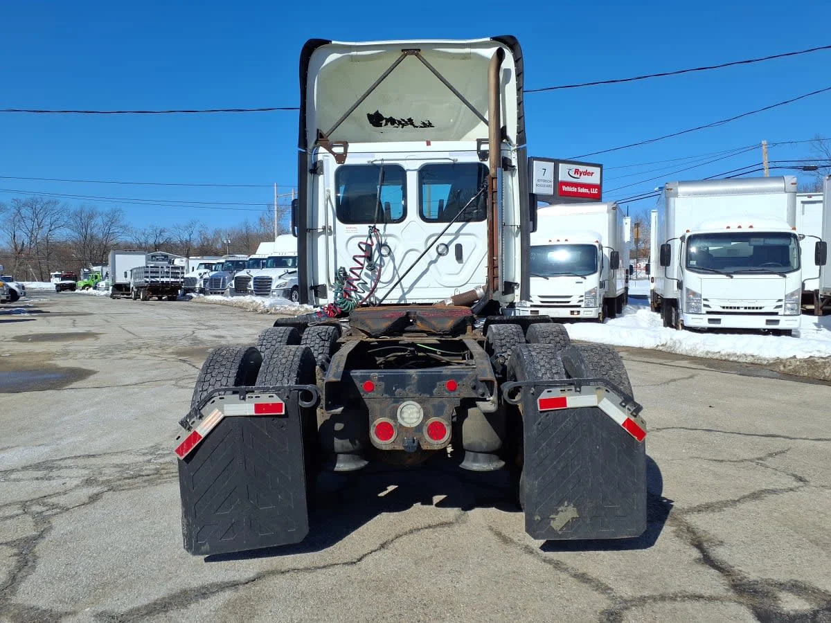 2019 Freightliner Cascadia in Warwick, RI — photo 5