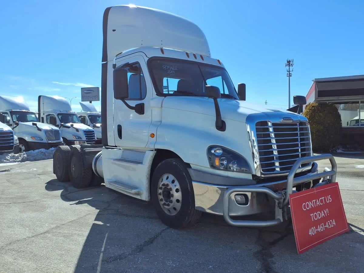 2019 Freightliner Cascadia in Warwick, RI — photo 3