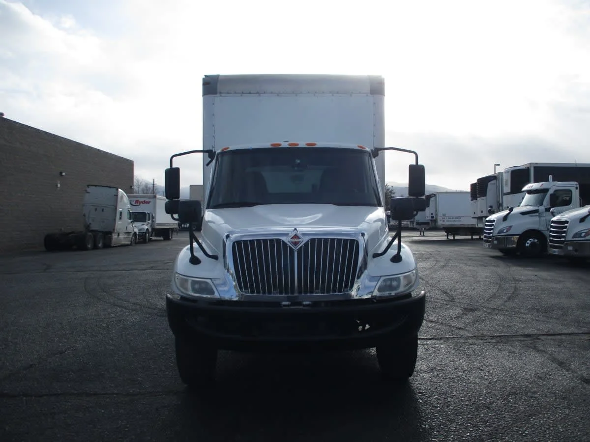 2020 International MV - image 2