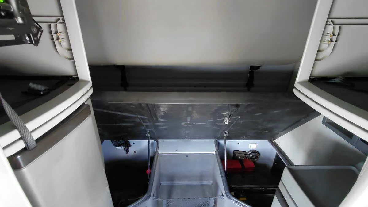 2019 Volvo VNR 640 - image 8