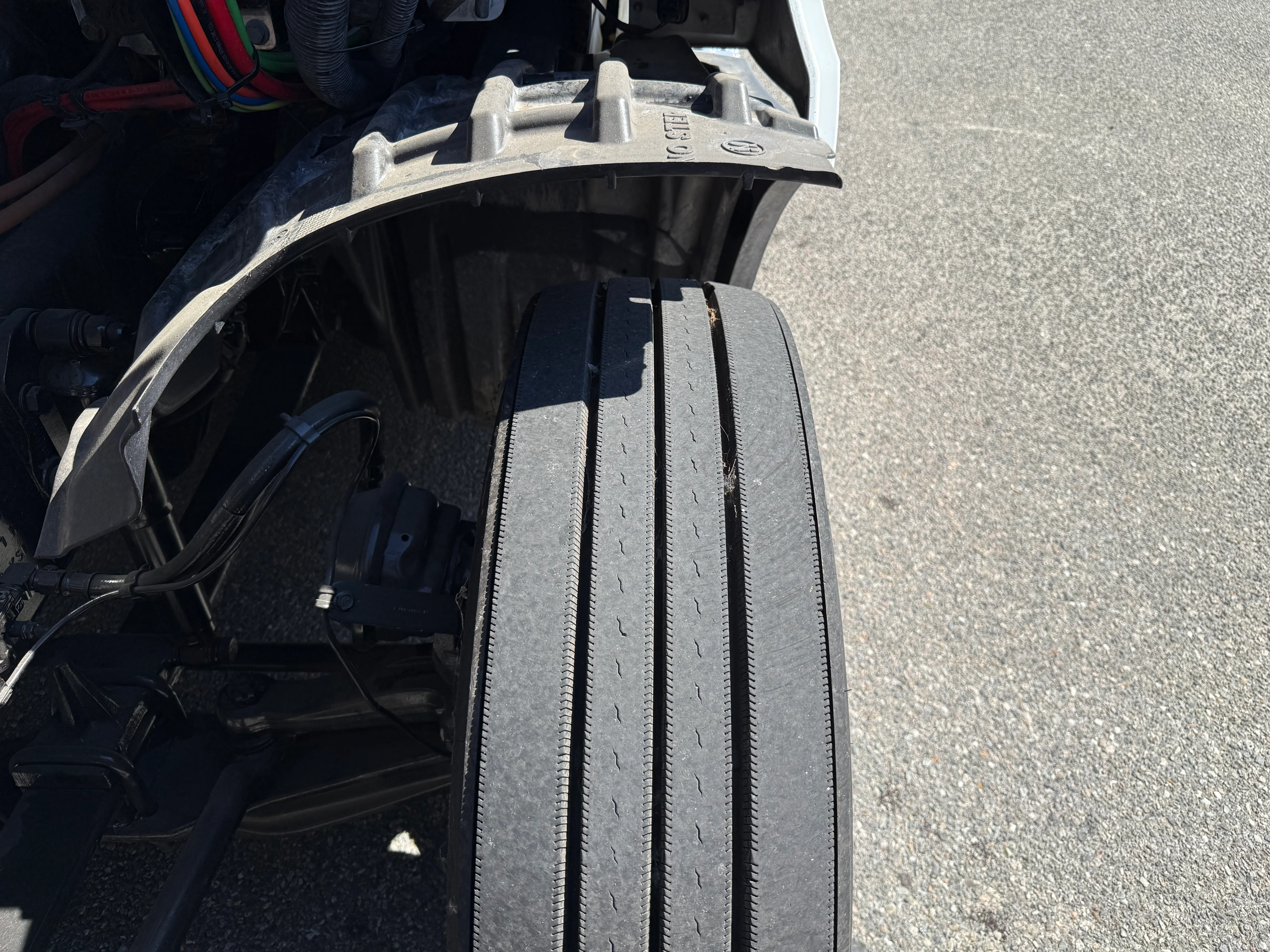 2023 Freightliner Cascadia in Selectrucks Fontana, CA — photo 14