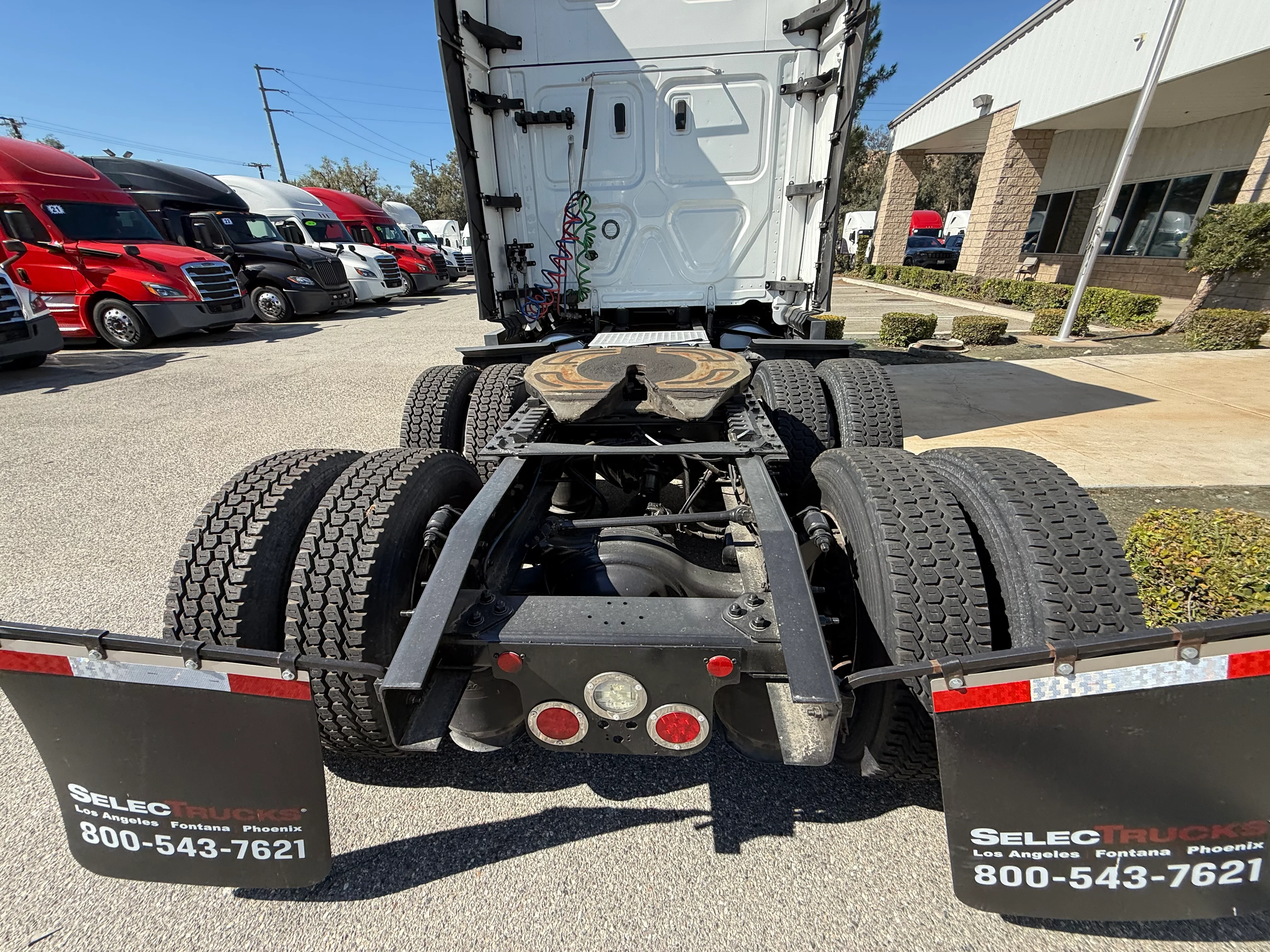 2023 Freightliner Cascadia in Selectrucks Fontana, CA — photo 6