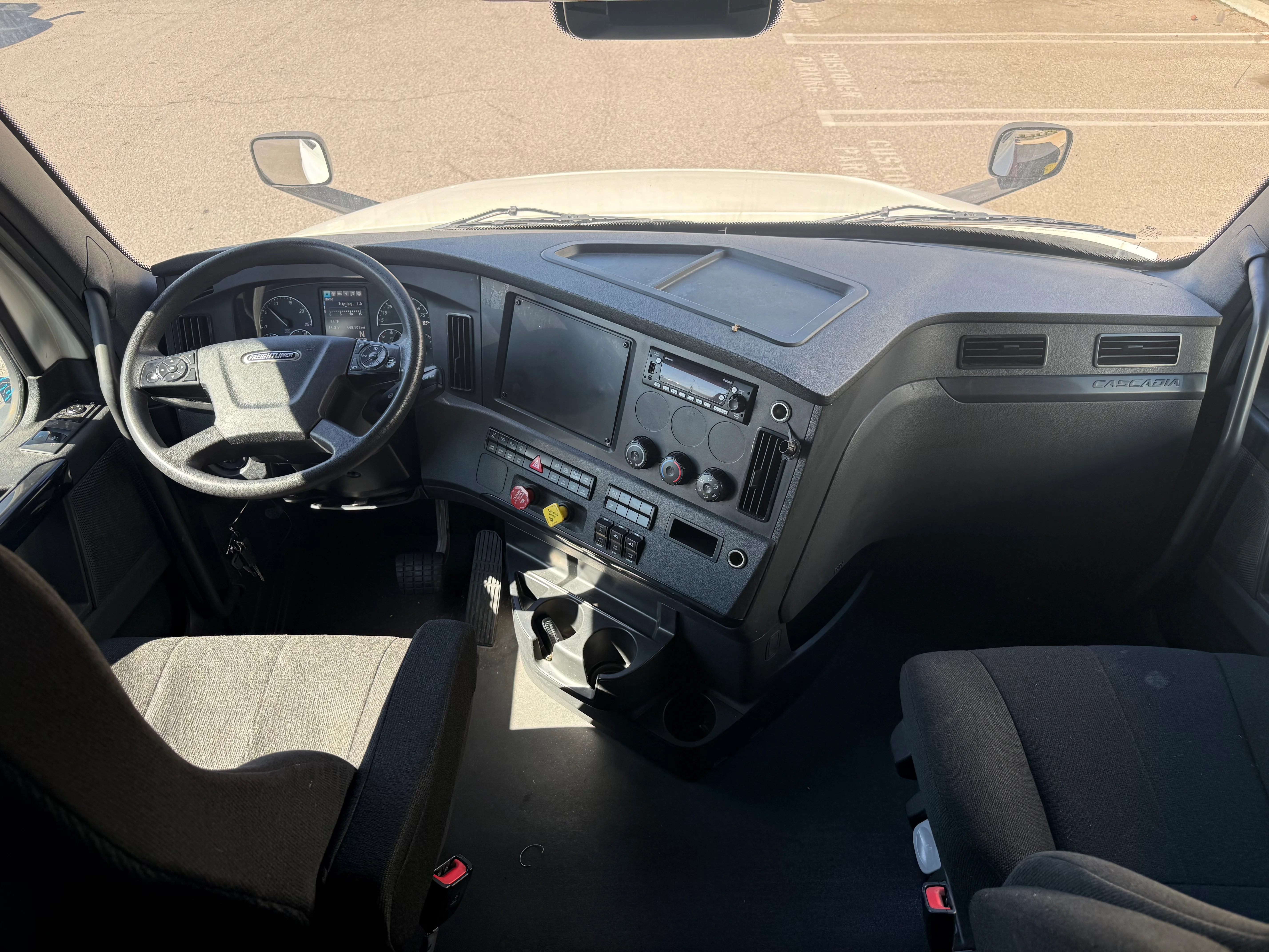 2023 Freightliner Cascadia in Selectrucks Fontana, CA — photo 16