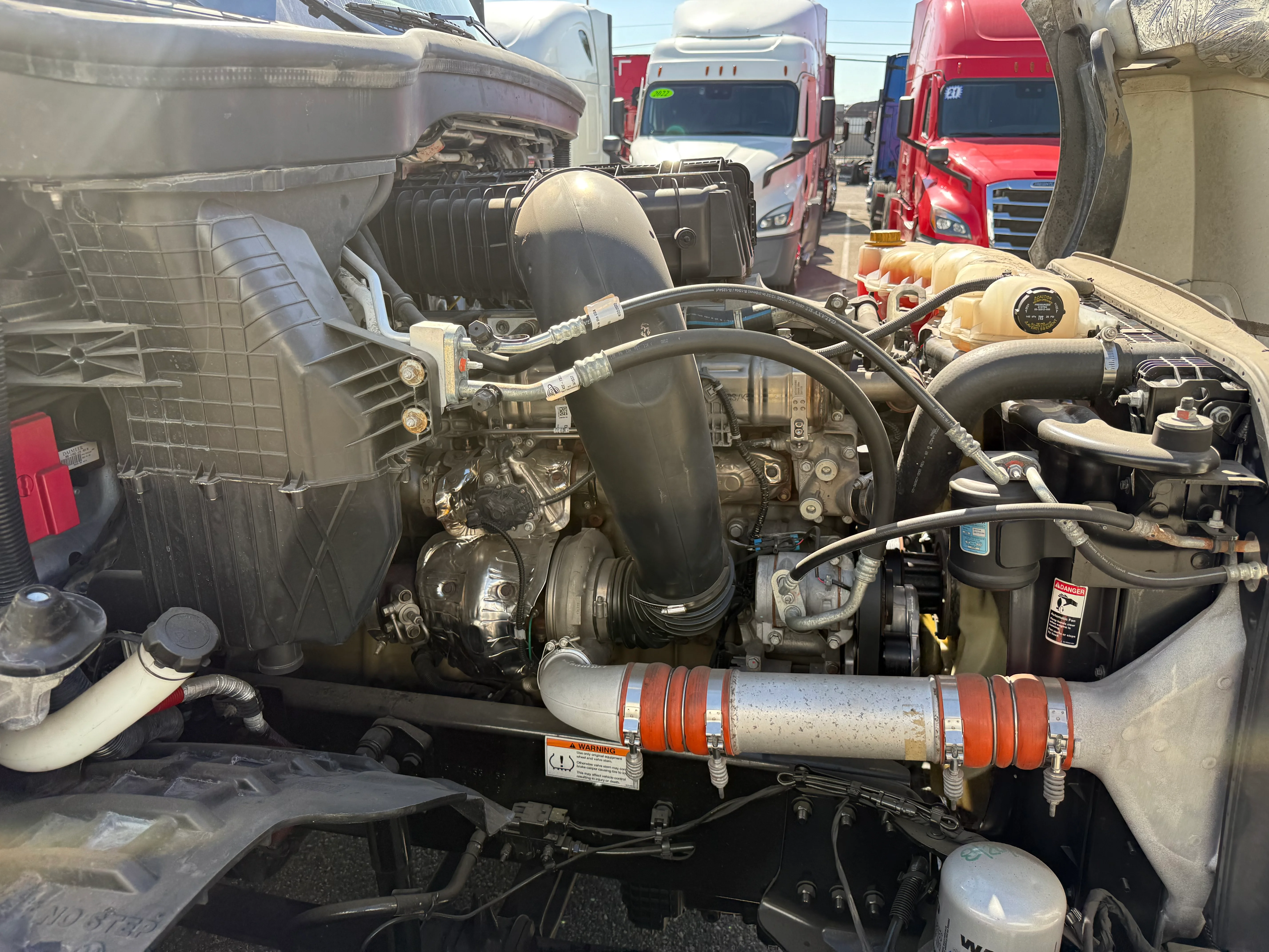 2023 Freightliner Cascadia in Selectrucks Fontana, CA — photo 10