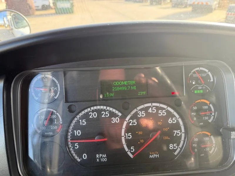 2019 Freightliner M2 106 - image 7