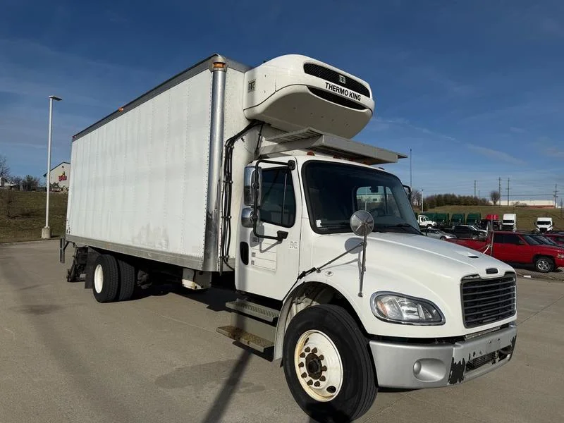 2019 Freightliner M2 106 - image 2
