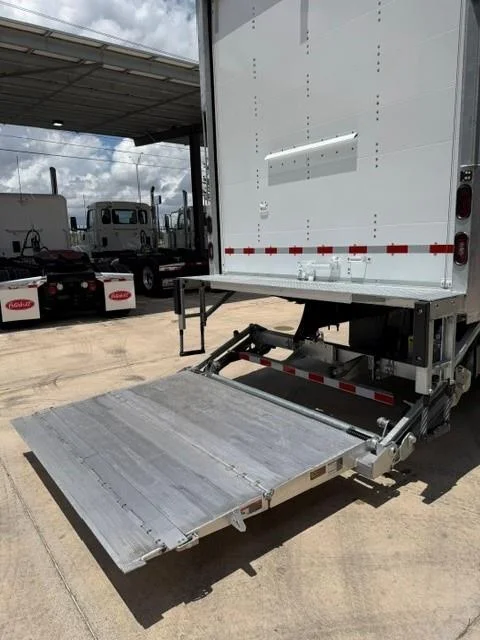 2025 Peterbilt 536 — photo 19