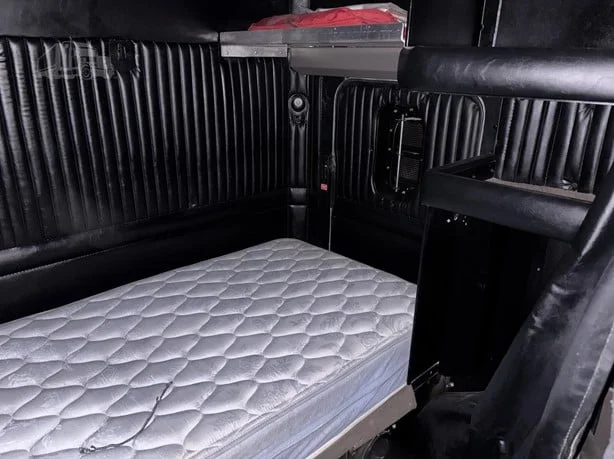 2012 Kenworth T800 - image 17