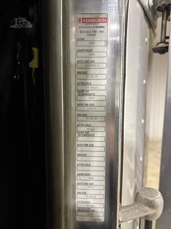 2012 Kenworth T800 - image 22