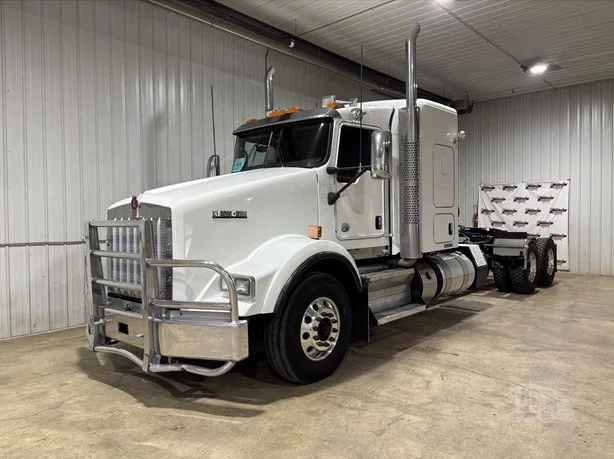 2012 Kenworth T800 in Hartford, SD
