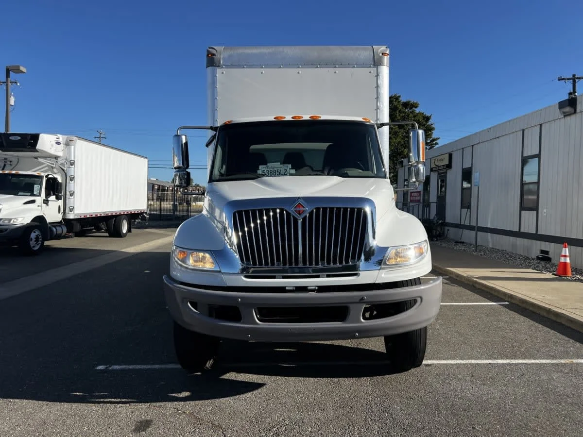 2019 International 4300 in San Diego, CA — photo 2