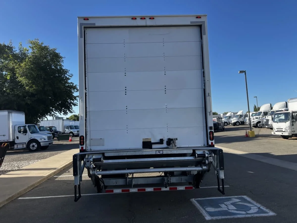 2019 International 4300 in San Diego, CA — photo 5