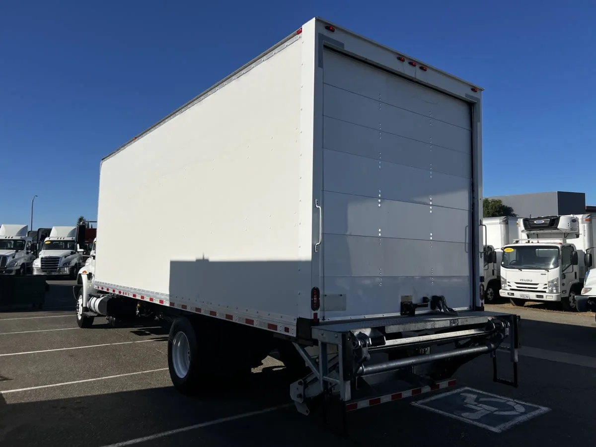 2019 International 4300 in San Diego, CA — photo 6